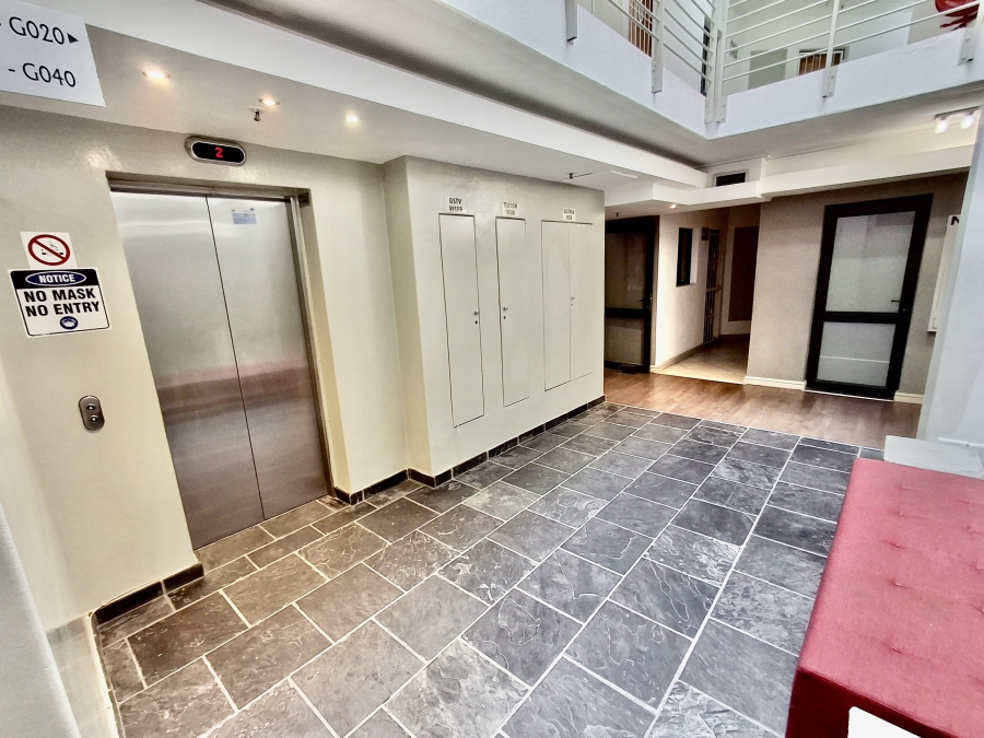 1 Bedroom Property for Sale in Royal Ascot Western Cape